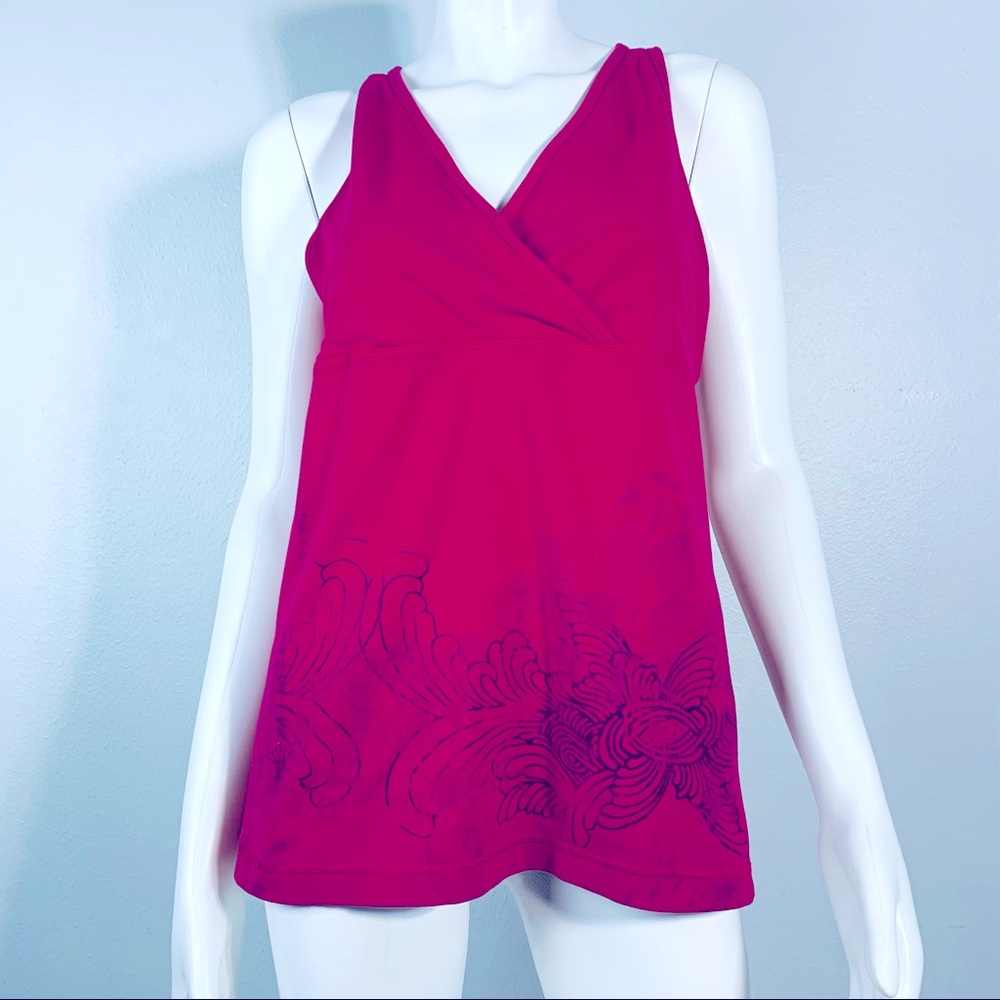 Magenta tank workout. No size tag. Size l/xL See approximate measurement pics.